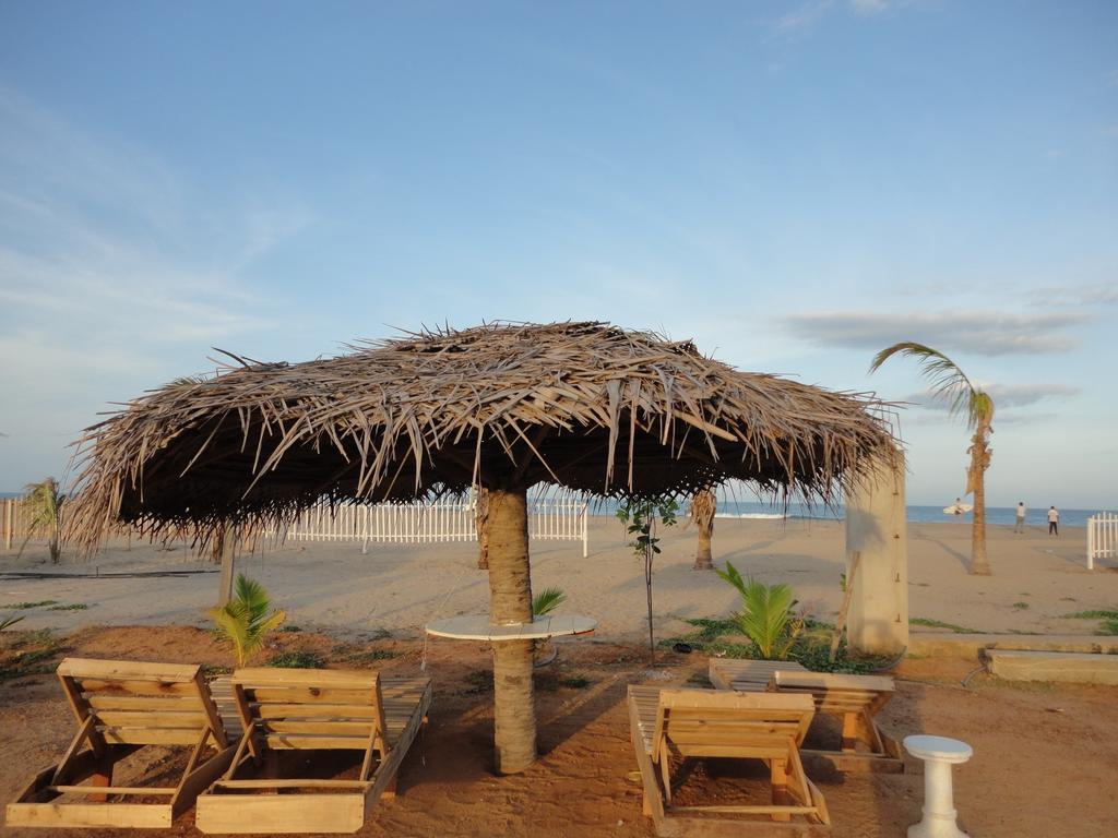 Yoho Hotel Arugambay Beach Inn Arugam Bay Buitenkant foto