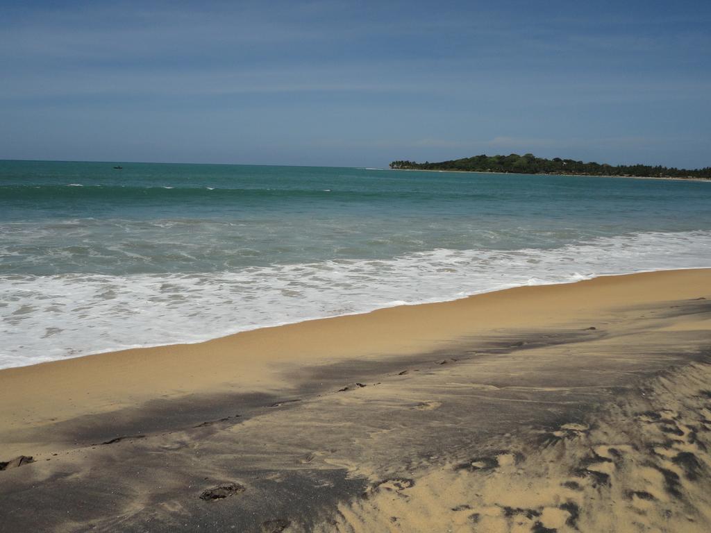 Yoho Hotel Arugambay Beach Inn Arugam Bay Buitenkant foto