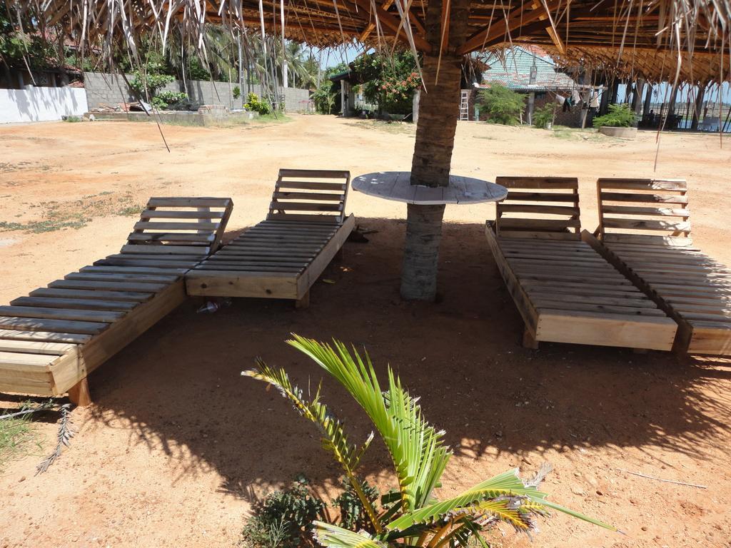 Yoho Hotel Arugambay Beach Inn Arugam Bay Buitenkant foto