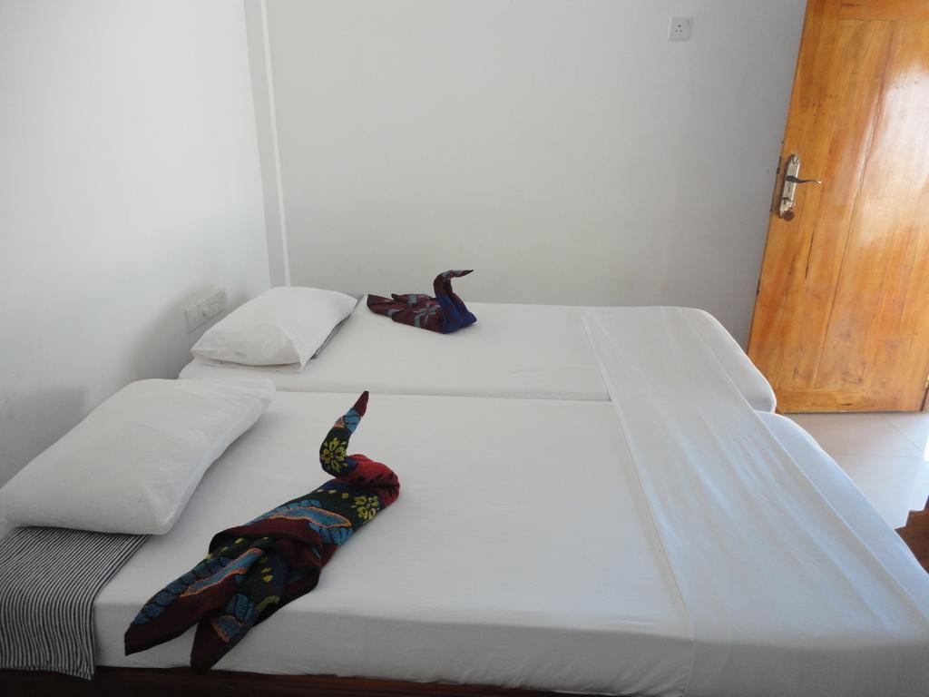 Yoho Hotel Arugambay Beach Inn Arugam Bay Kamer foto