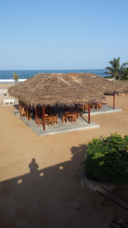 Yoho Hotel Arugambay Beach Inn Arugam Bay Buitenkant foto