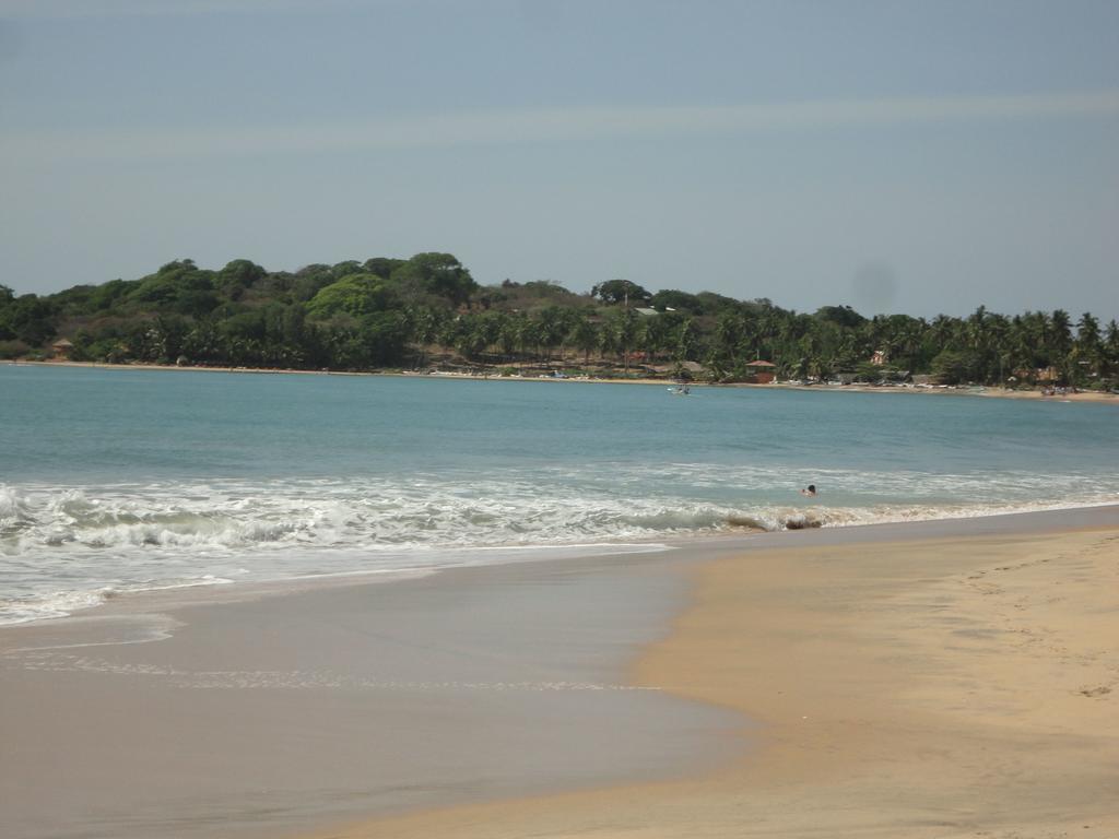 Yoho Hotel Arugambay Beach Inn Arugam Bay Buitenkant foto