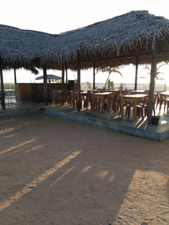 Yoho Hotel Arugambay Beach Inn Arugam Bay Buitenkant foto
