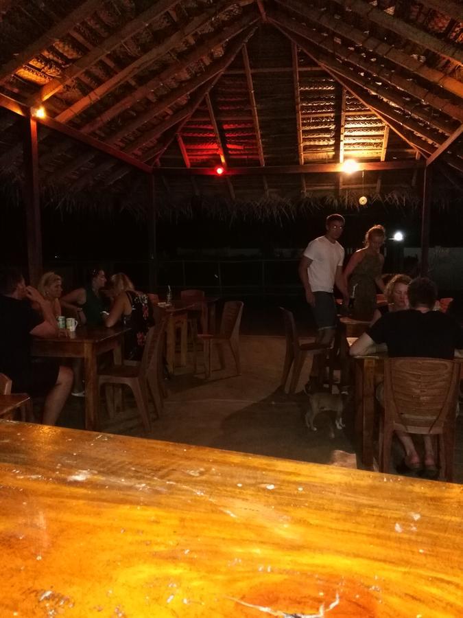 Yoho Hotel Arugambay Beach Inn Arugam Bay Buitenkant foto